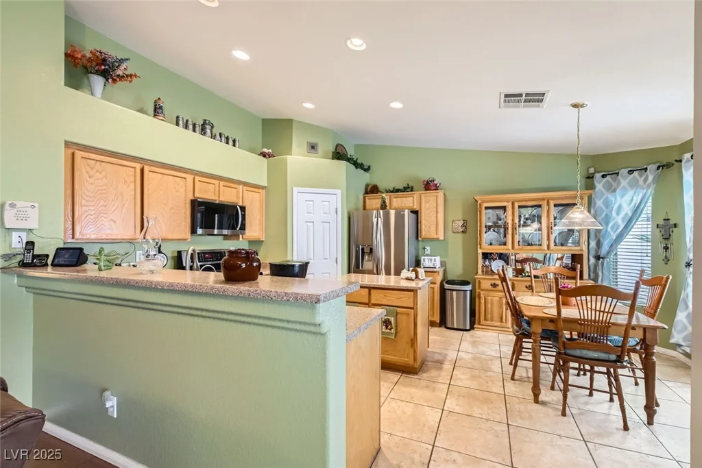6821 Lark Mist, Las Vegas, NV 89131