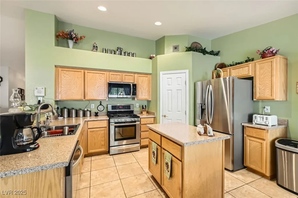 6821 Lark Mist, Las Vegas, NV 89131