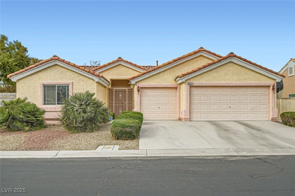 6821 Lark Mist, Las Vegas, NV 89131