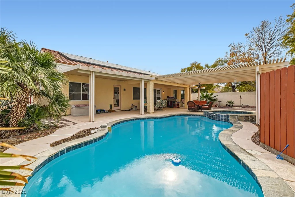 6821 Lark Mist, Las Vegas, NV 89131