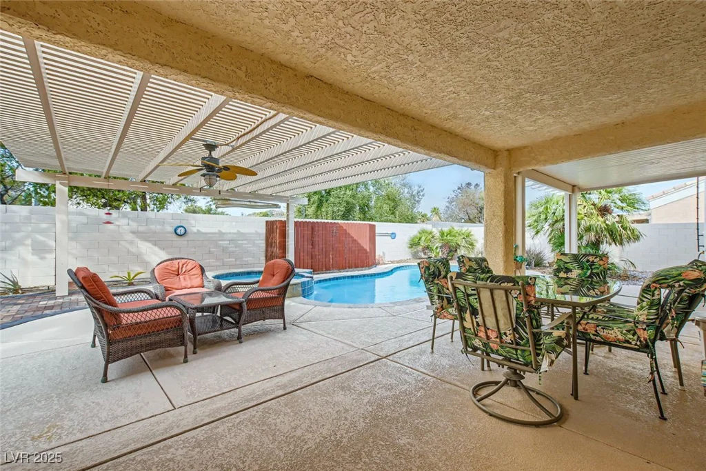 6821 Lark Mist, Las Vegas, NV 89131