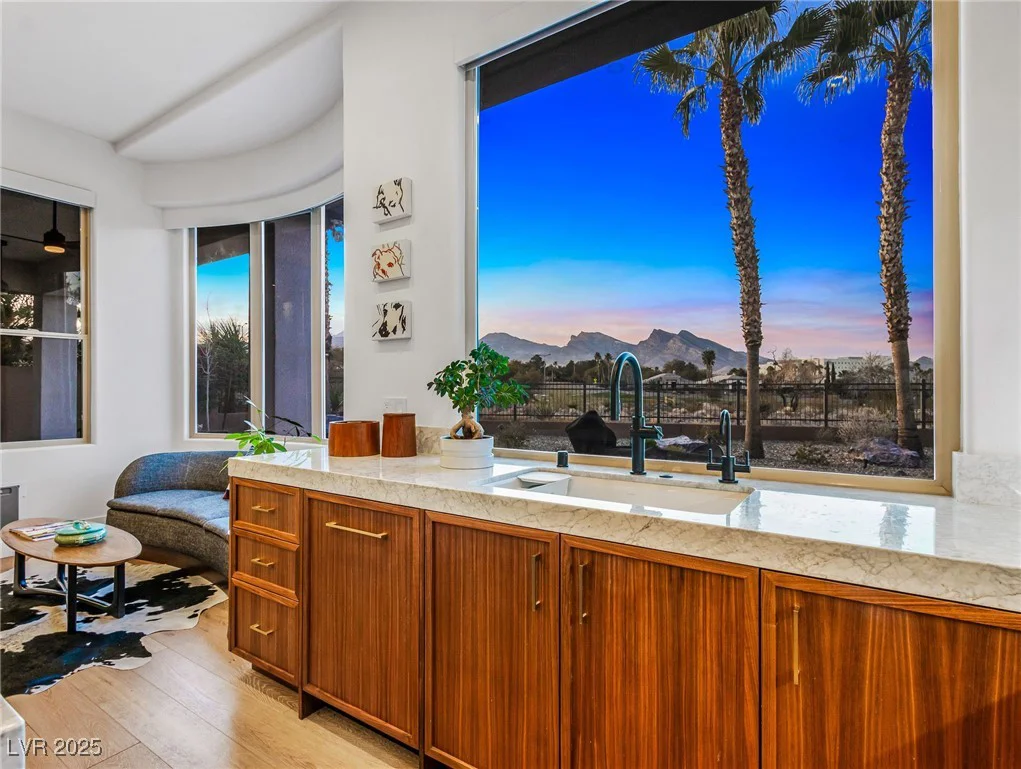 10000 Alegria, Las Vegas, NV 89144