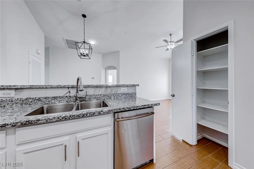 5974 Jagged Cut, Henderson, NV 89011