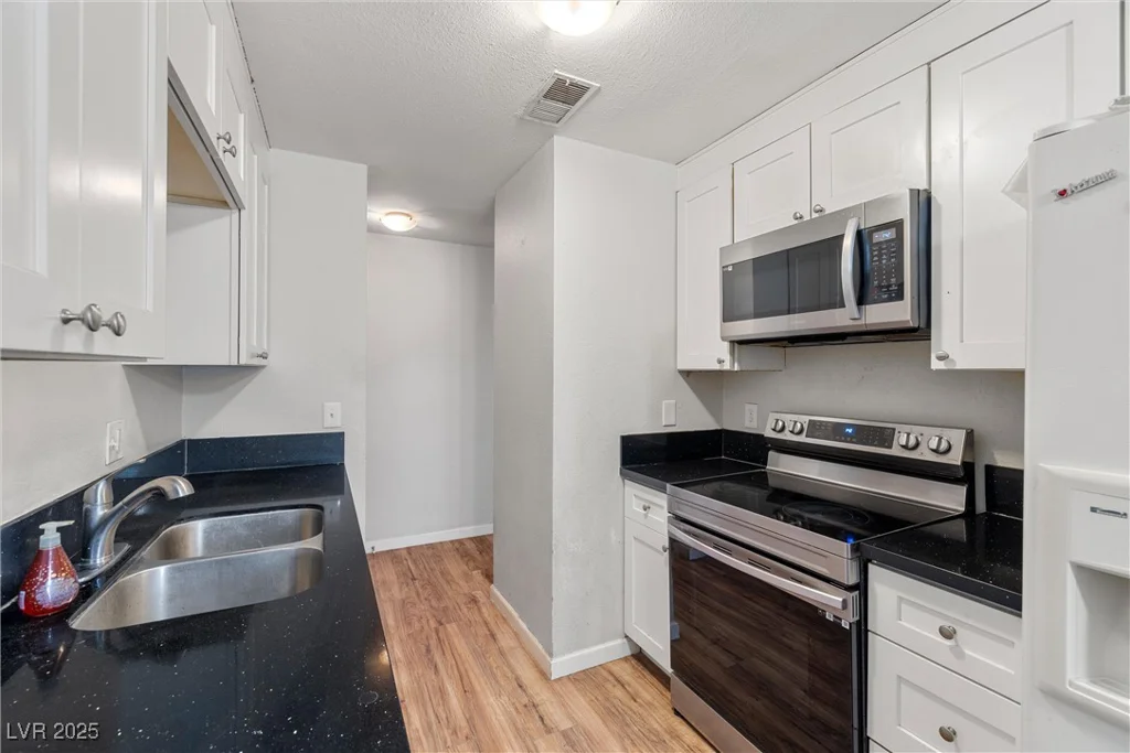 1324 Bluff, North Las Vegas, NV 89030