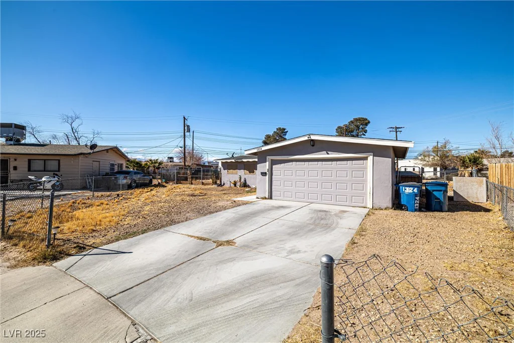 1324 Bluff, North Las Vegas, NV 89030