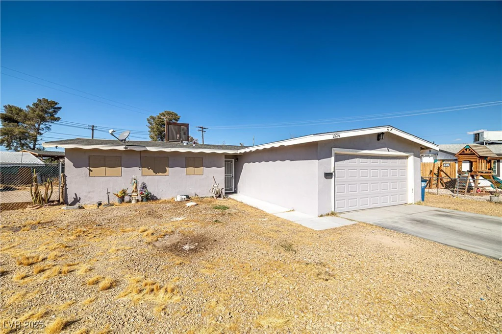 1324 Bluff, North Las Vegas, NV 89030