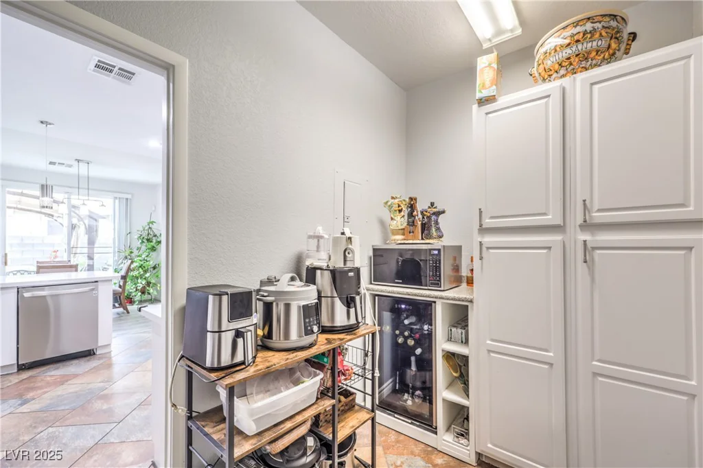3913 Sweet Pine, Las Vegas, NV 89108