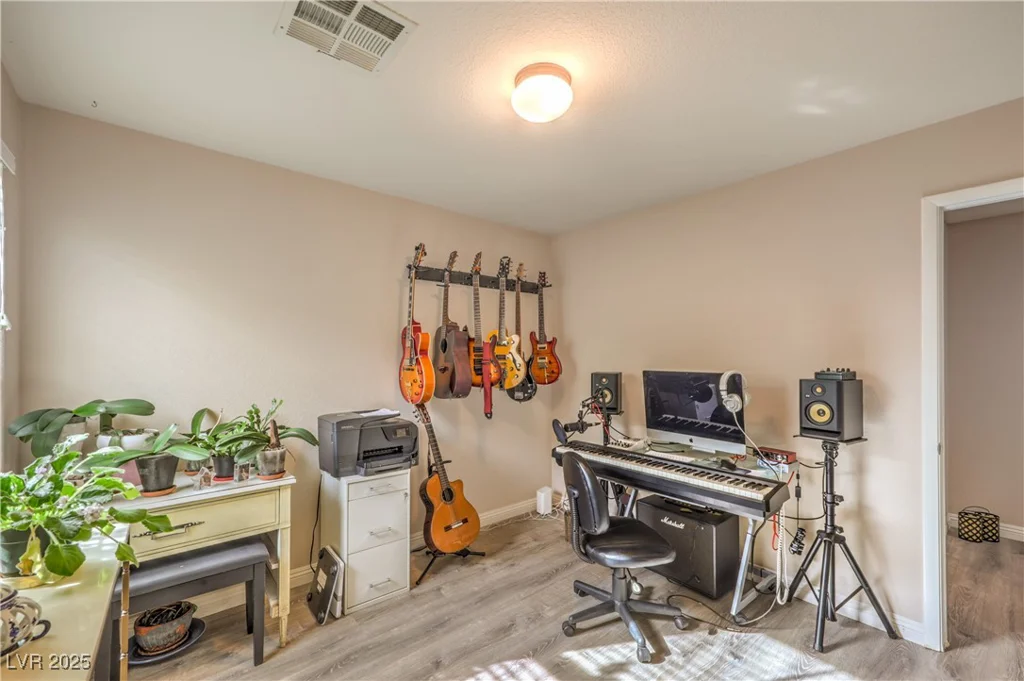 3913 Sweet Pine, Las Vegas, NV 89108