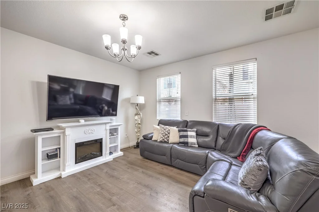 3913 Sweet Pine, Las Vegas, NV 89108
