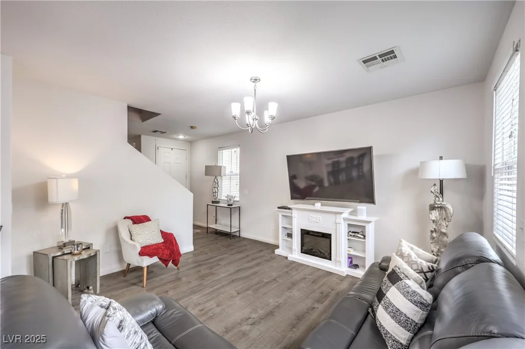 3913 Sweet Pine, Las Vegas, NV 89108
