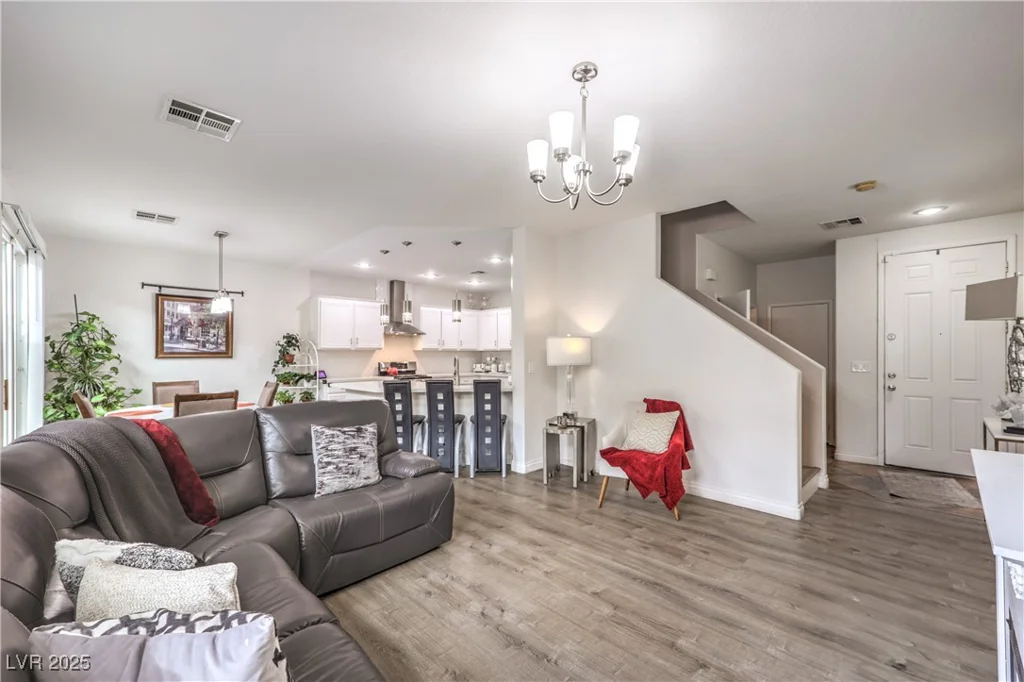 3913 Sweet Pine, Las Vegas, NV 89108
