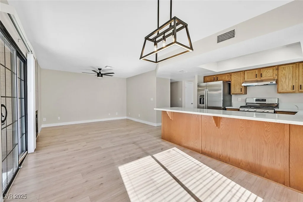 3017 Pelican Beach, Las Vegas, NV 89117