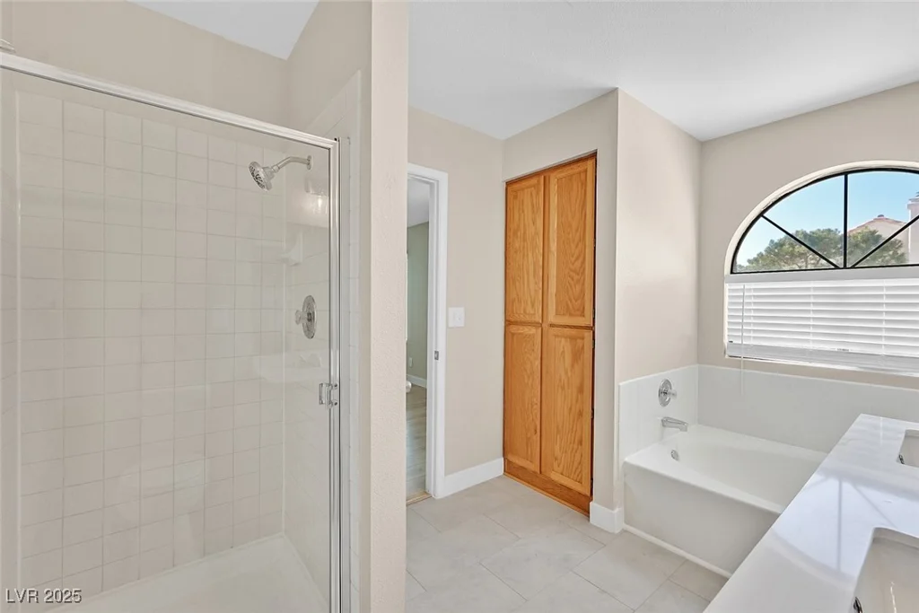 3017 Pelican Beach, Las Vegas, NV 89117
