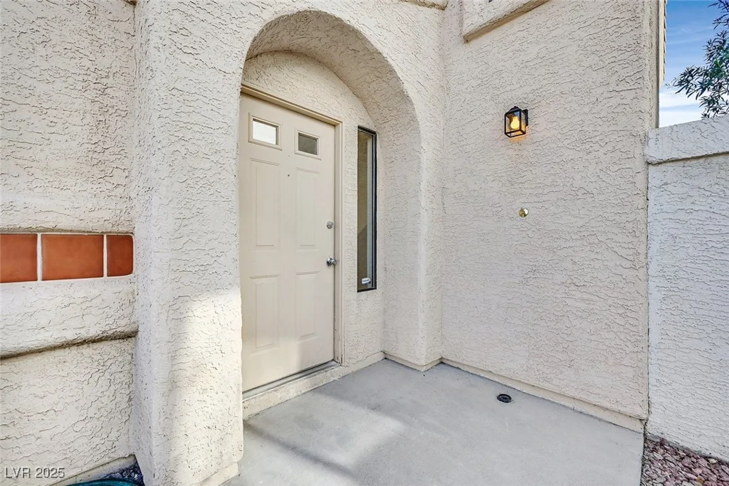 3017 Pelican Beach, Las Vegas, NV 89117