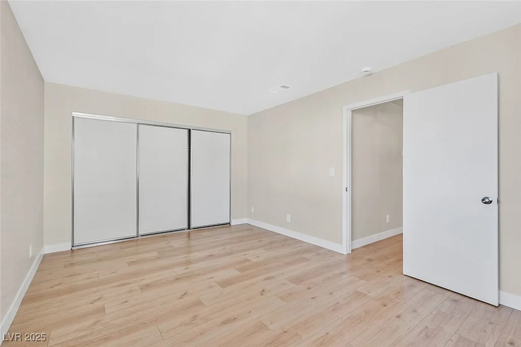3017 Pelican Beach, Las Vegas, NV 89117