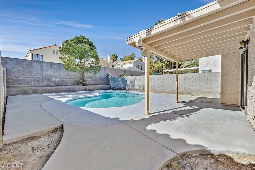 3017 Pelican Beach, Las Vegas, NV 89117
