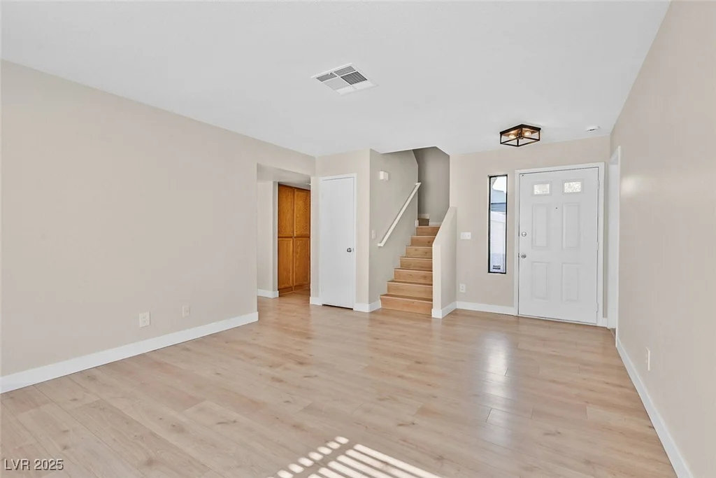 3017 Pelican Beach, Las Vegas, NV 89117