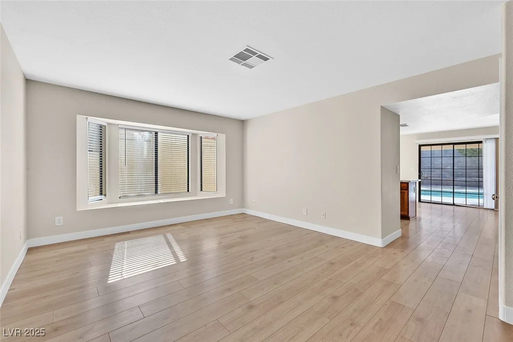 3017 Pelican Beach, Las Vegas, NV 89117