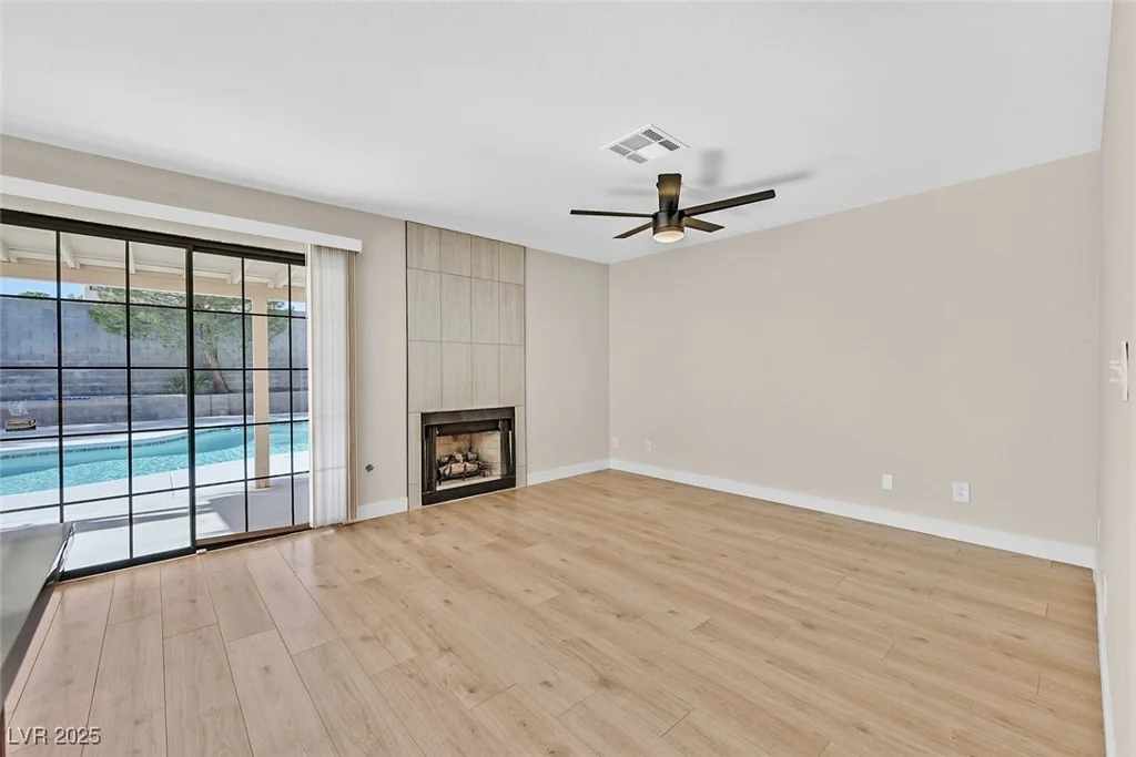 3017 Pelican Beach, Las Vegas, NV 89117