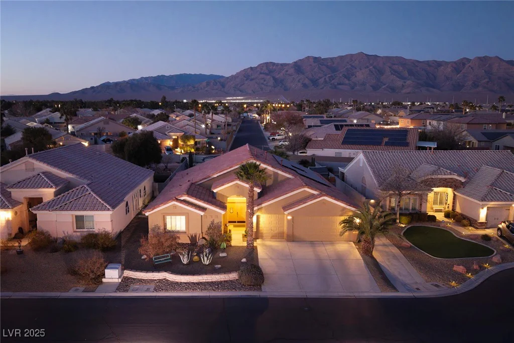 5204 Black Coral, Las Vegas, NV 89131