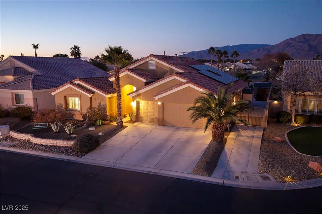 5204 Black Coral, Las Vegas, NV 89131