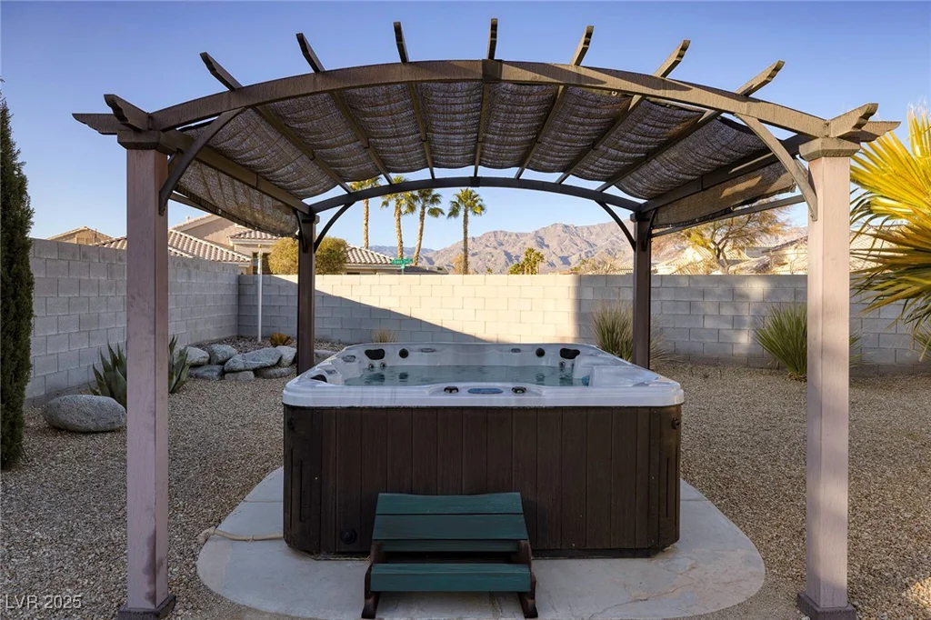 5204 Black Coral, Las Vegas, NV 89131