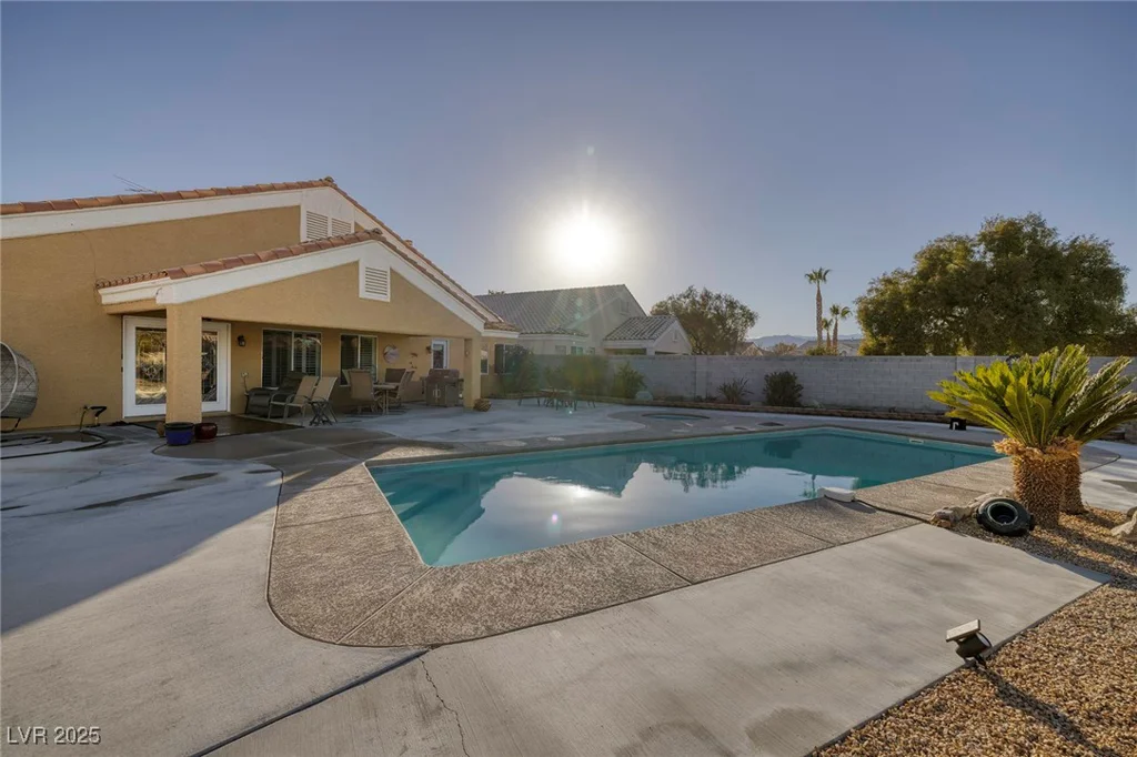 5204 Black Coral, Las Vegas, NV 89131