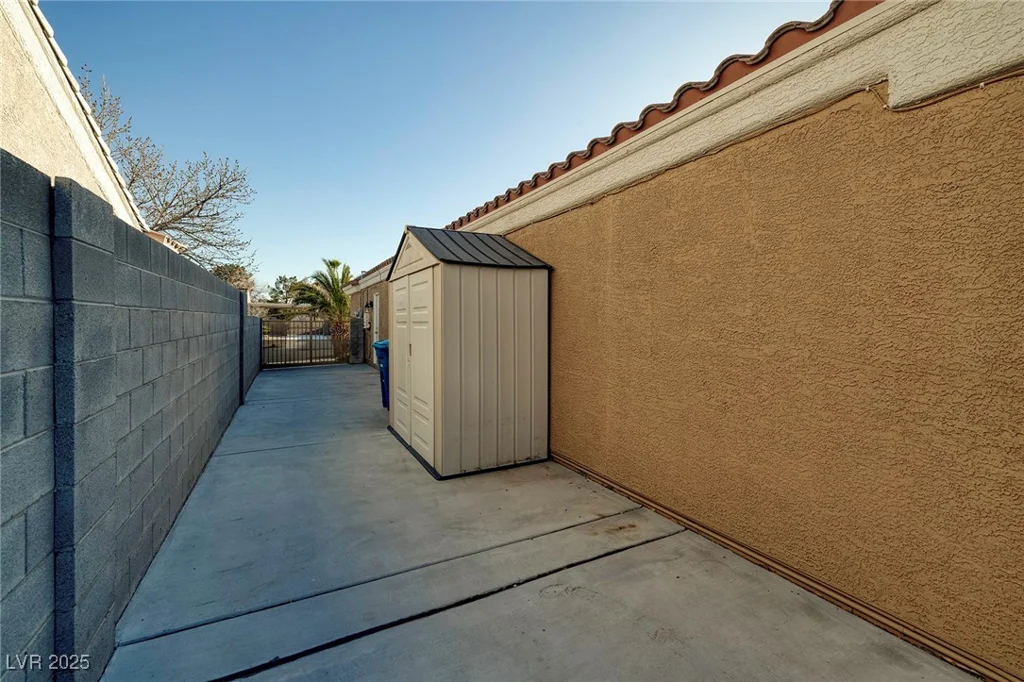5204 Black Coral, Las Vegas, NV 89131