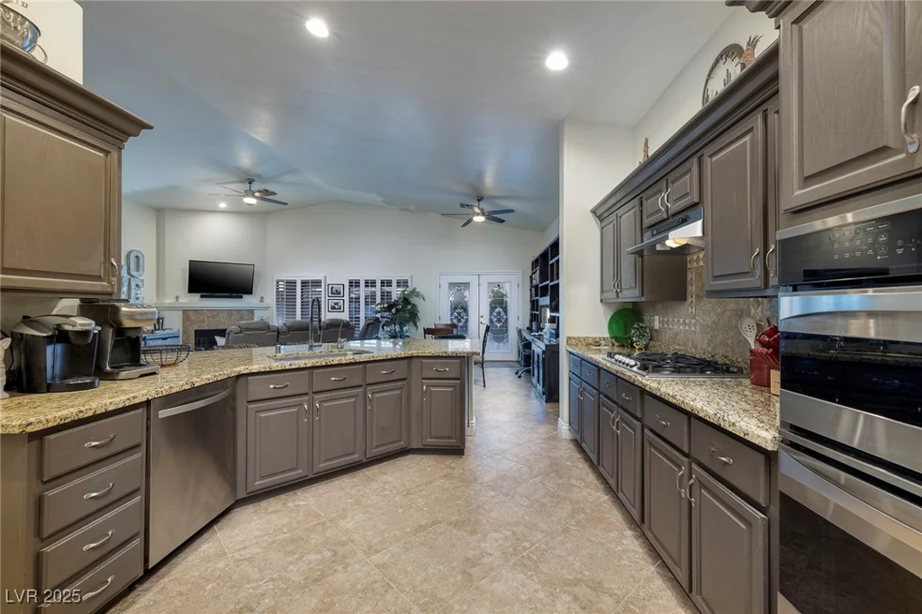 5204 Black Coral, Las Vegas, NV 89131