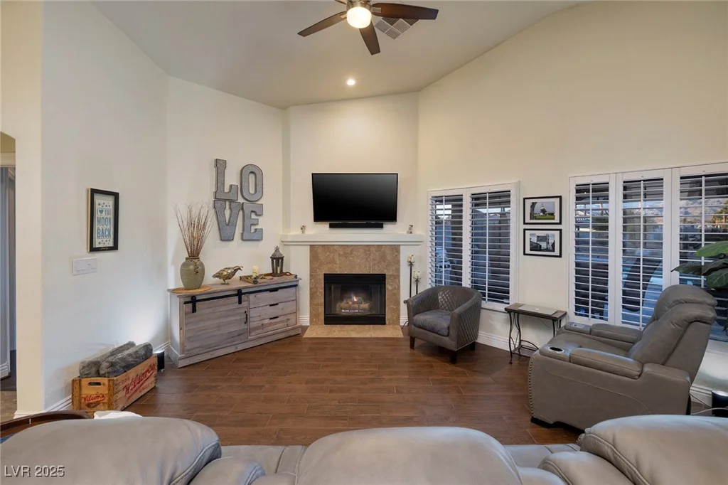5204 Black Coral, Las Vegas, NV 89131