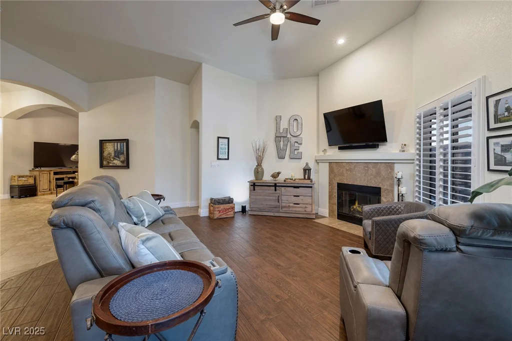 5204 Black Coral, Las Vegas, NV 89131