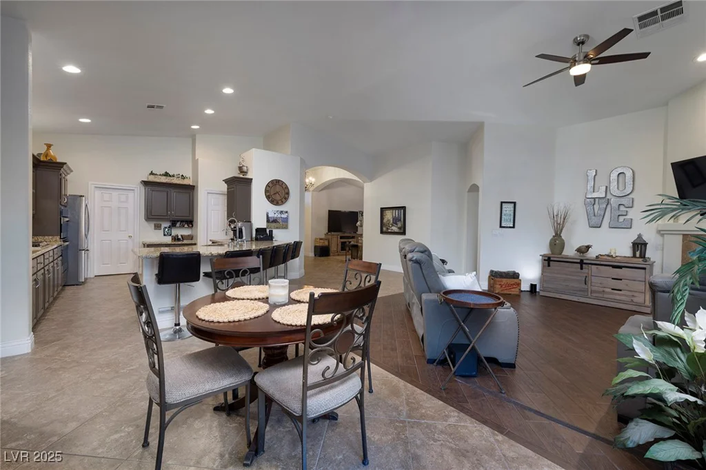 5204 Black Coral, Las Vegas, NV 89131