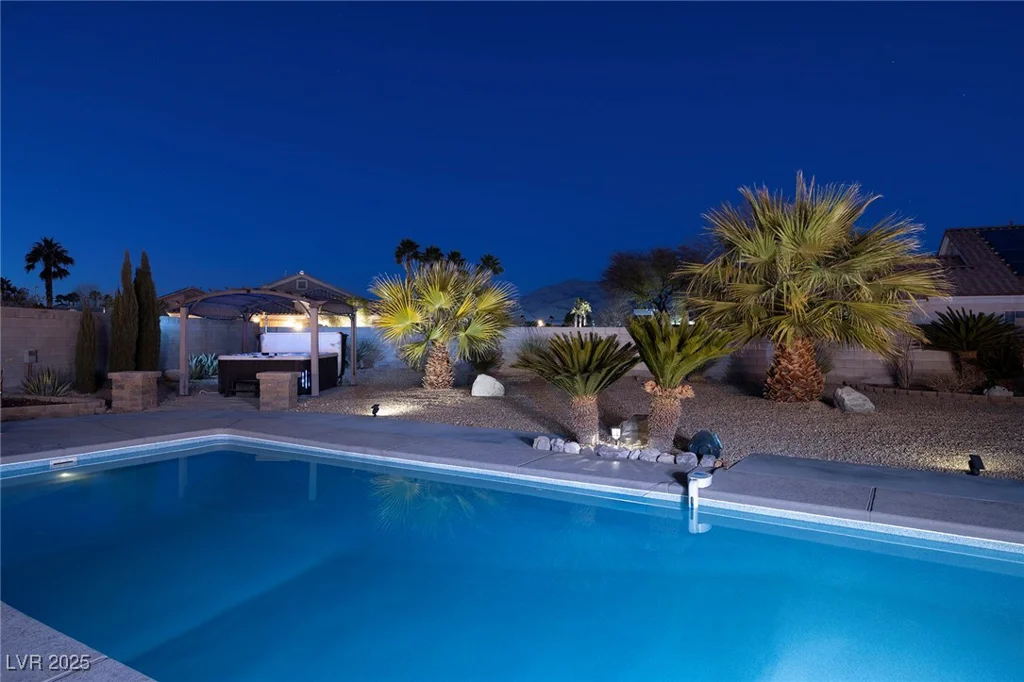 5204 Black Coral, Las Vegas, NV 89131