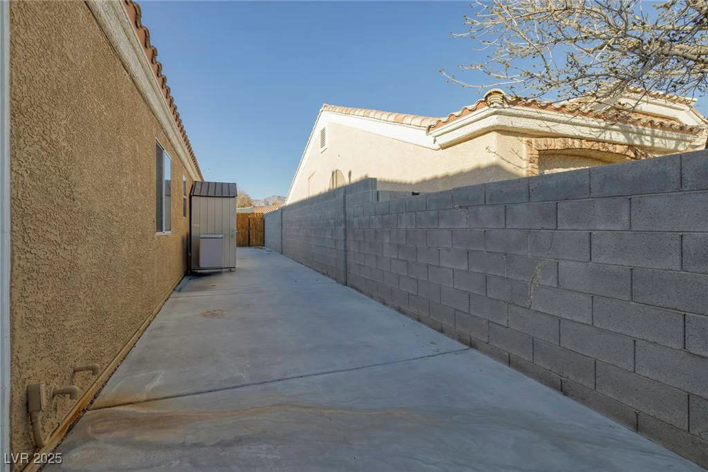 5204 Black Coral, Las Vegas, NV 89131