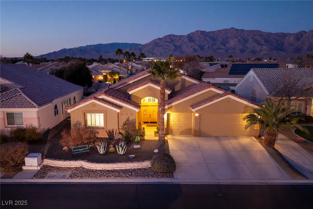 5204 Black Coral, Las Vegas, NV 89131