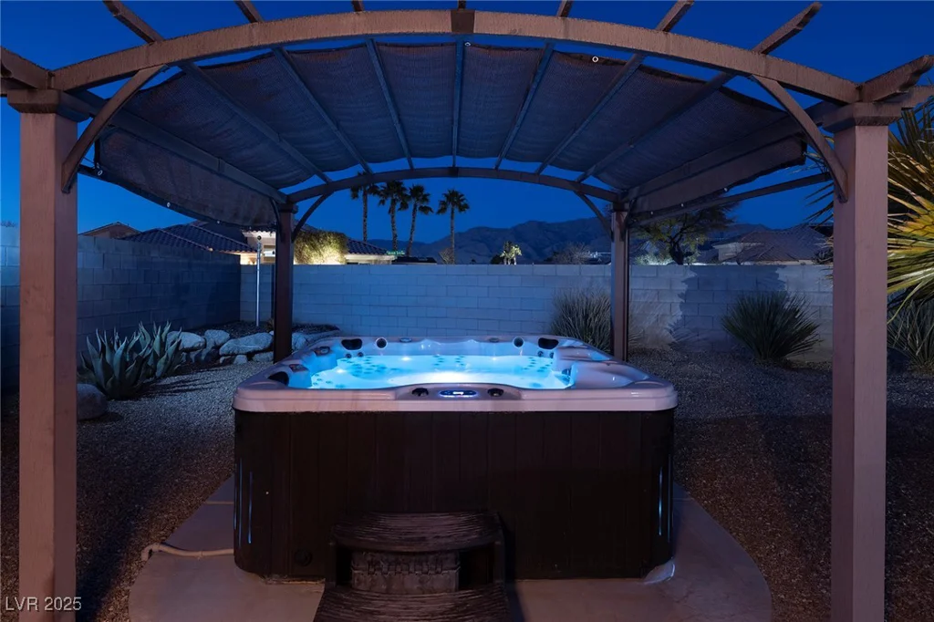 5204 Black Coral, Las Vegas, NV 89131