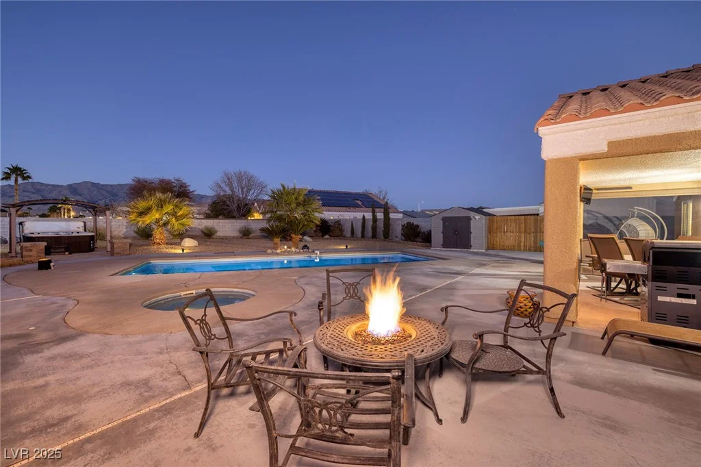 5204 Black Coral, Las Vegas, NV 89131