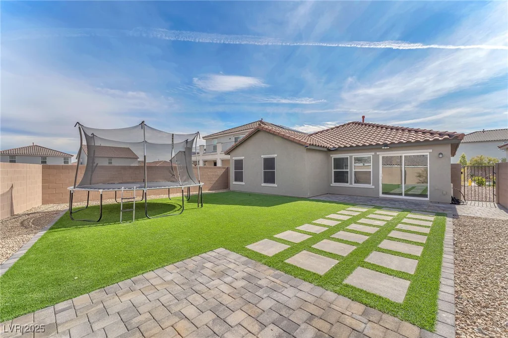 8106 Guadiano, Las Vegas, NV 89113