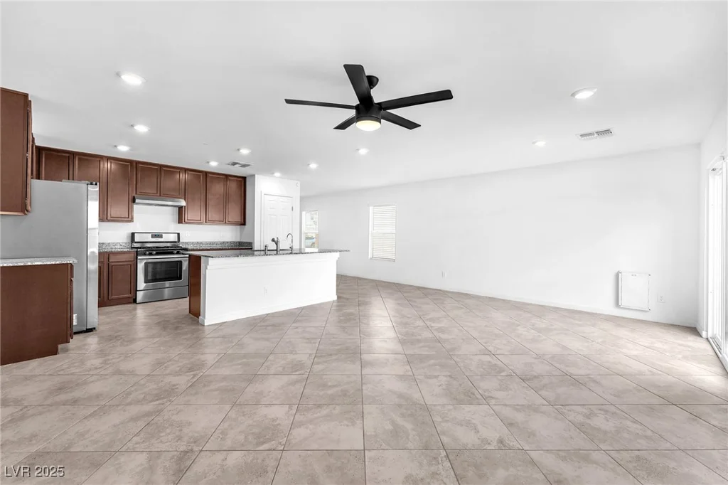 8106 Guadiano, Las Vegas, NV 89113
