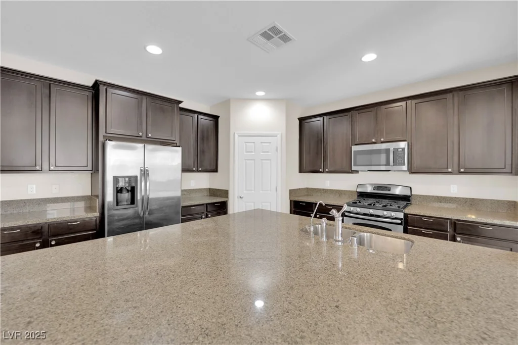 8356 San Mateo, North Las Vegas, NV 89085