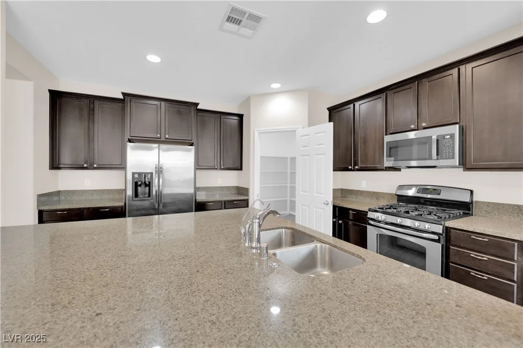 8356 San Mateo, North Las Vegas, NV 89085