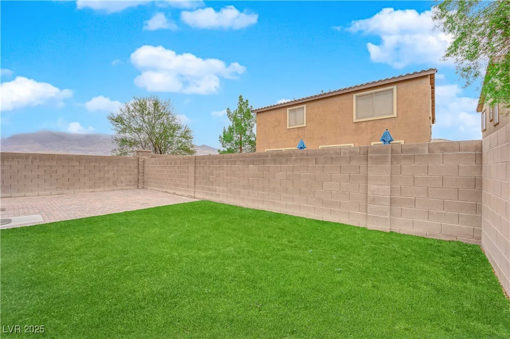 8356 San Mateo, North Las Vegas, NV 89085