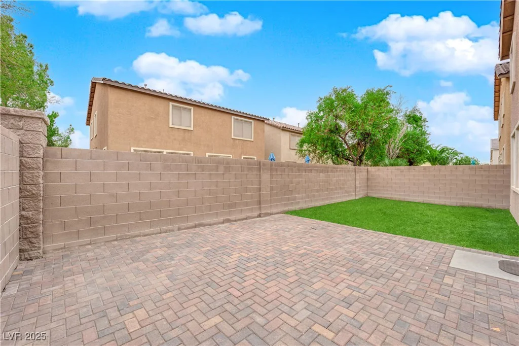 8356 San Mateo, North Las Vegas, NV 89085