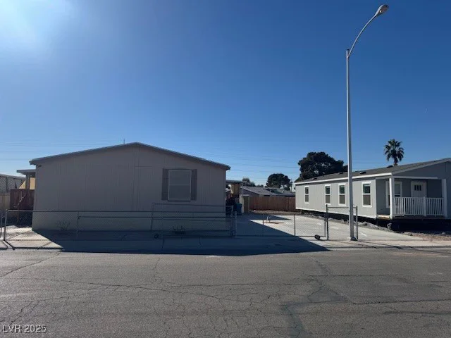 5621 Tahoe, Las Vegas, NV 89142
