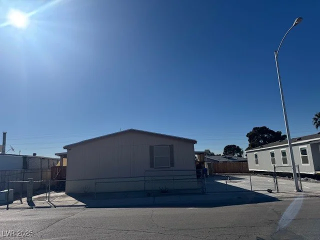 5621 Tahoe, Las Vegas, NV 89142