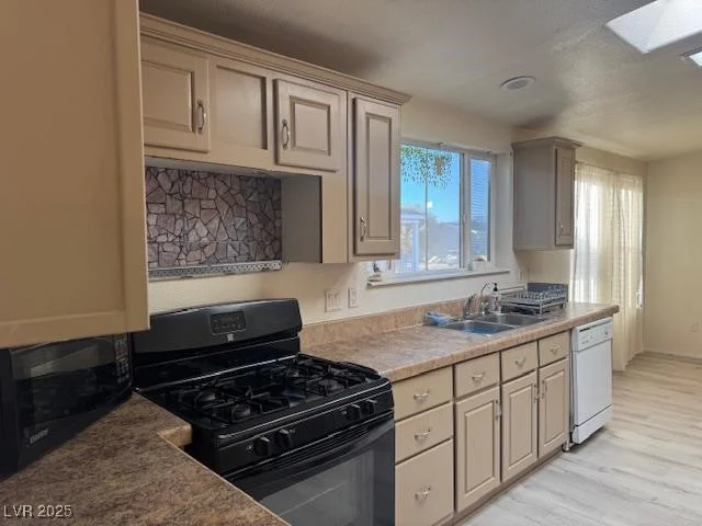 5621 Tahoe, Las Vegas, NV 89142