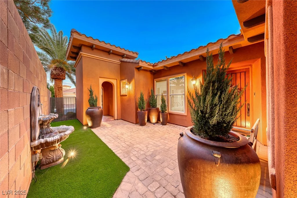 453 Via Palermo, Henderson, NV 89011