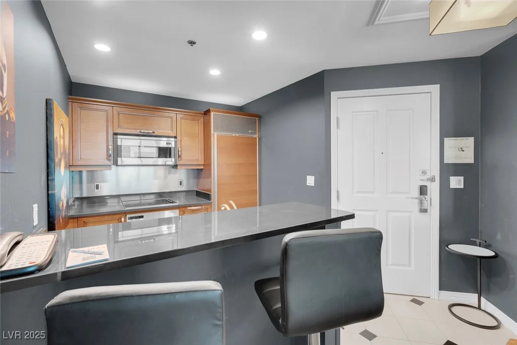 145 HARMON, Las Vegas, NV 89109