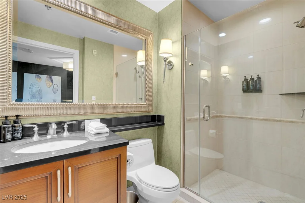 145 HARMON, Las Vegas, NV 89109