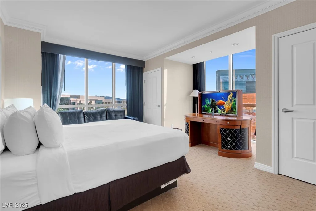 145 HARMON, Las Vegas, NV 89109